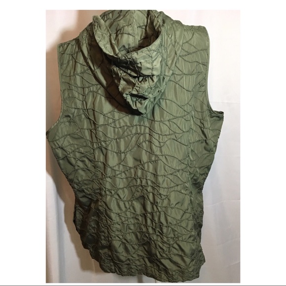 Chico’s hooded vest lightweight EUC - Picture 2 of 6
